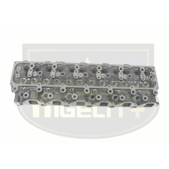 CABEZOTE NISSAN TD42 6 CILINDROS CON PRECAMARA (HLT)