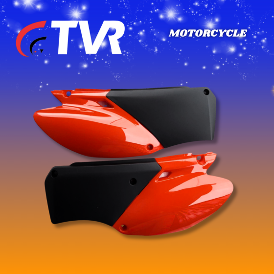 TAPA/COBERTOR LATERAL SKR200 NEGRO/ROJO PAR (TVR)